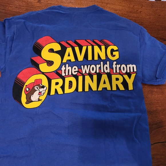 Buc-ees T - Picture 2 of 3